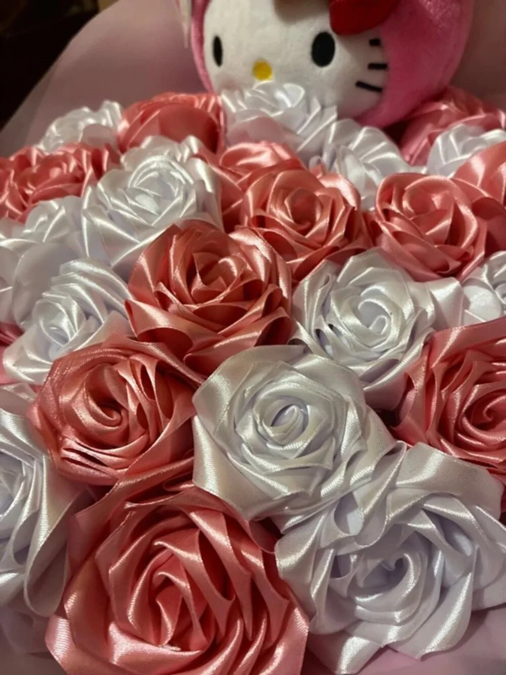 Hello kitty eternal flowers